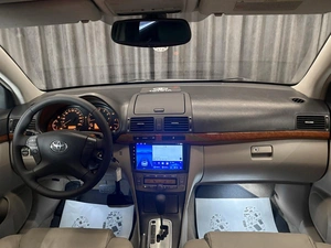 Седан Toyota Avensis 2006 года, 749000 рублей, Красноярск