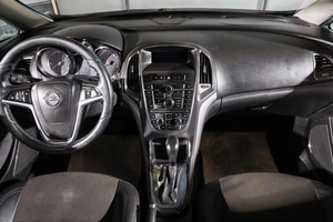 Универсал Opel Astra 2011 года, 599000 рублей, Новосибирск