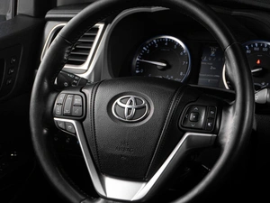 Внедорожник Toyota Highlander 2014 года, 3199000 рублей, Тюмень