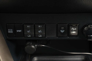 Внедорожник Toyota RAV4 2014 года, 2399000 рублей, Тюмень