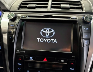 Седан Toyota Camry 2015 года, 1997000 рублей, Красноярск