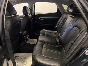 Седан Hyundai Sonata 2019 года, 1759000 рублей, Красноярск