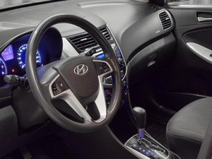 Седан Hyundai Solaris 2012 года, 989000 рублей, Красноярск