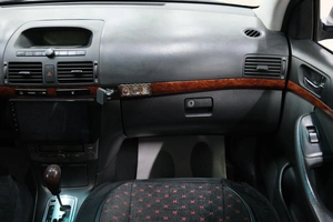 Седан Toyota Avensis 2005 года, 869000 рублей, Омск