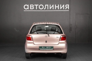 Хетчбэк Toyota Vitz 2001 года, 385000 рублей, Красноярск
