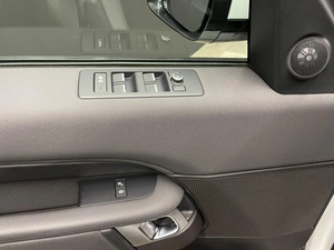 Внедорожник Land Rover Discovery 2017 года, 3900000 рублей, Красноярск