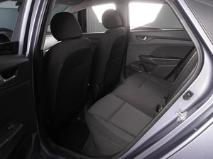 Седан Hyundai Solaris 2018 года, 1362000 рублей, Красный Пахарь