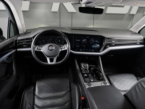 Внедорожник Volkswagen Touareg 2019 года, 5599000 рублей, Тюмень