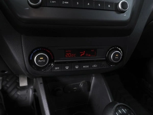 Хетчбэк Kia Rio 2016 года, 1320000 рублей, Ростов-на-Дону