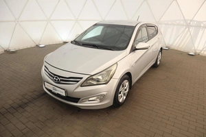 Хэтчбек Hyundai Solaris 2015 года, 890000 рублей, Орёл
