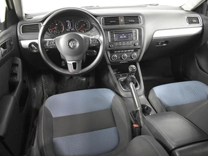 Седан Volkswagen Jetta 2013 года, 943100 рублей, Казань