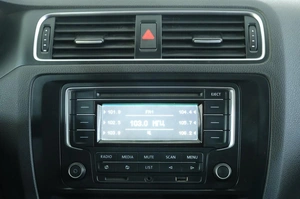 Седан Volkswagen Jetta 2013 года, 1039000 рублей, Омск