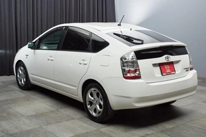 Лифтбек Toyota Prius 2011 года, 919999 рублей, Красноярск