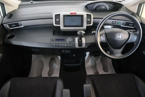 Минивэн Honda Freed 2015 года, 1629000 рублей, Омск