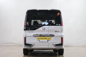 Минивэн Honda Stepwgn Spada 2016 года, 1799000 рублей, Новокузнецк