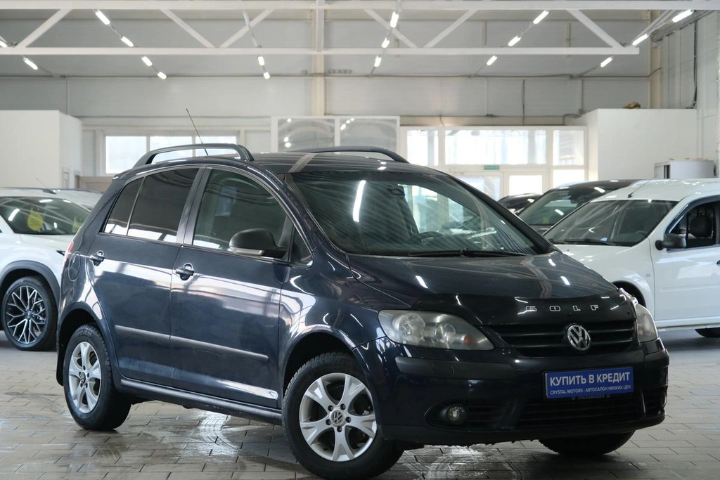 Хетчбэк Volkswagen Golf Plus 2008 года, 669000 рублей, Омск