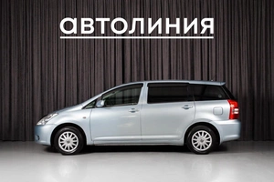 Минивэн Toyota Wish 2003 года, 689000 рублей, Красноярск