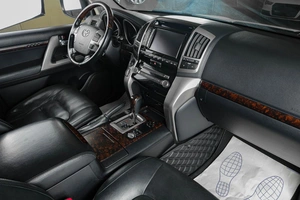 Внедорожник Toyota Land Cruiser 2013 года, 3999000 рублей, Тюмень