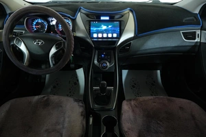Седан Hyundai Elantra 2012 года, 1059000 рублей, Омск