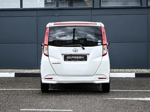 Минивэн Toyota Roomy 2018 года, 1109000 рублей, Кирилловка