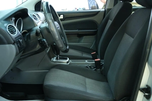 Хетчбэк Ford Focus 2010 года, 799000 рублей, Омск