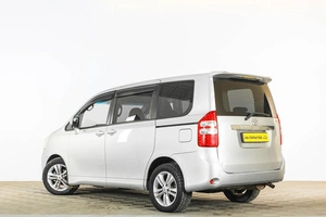 Минивэн Toyota Noah 2012 года, 1889000 рублей, Тюмень