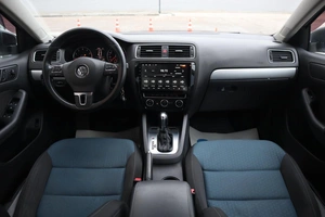 Седан Volkswagen Jetta 2013 года, 1430000 рублей, Мирное