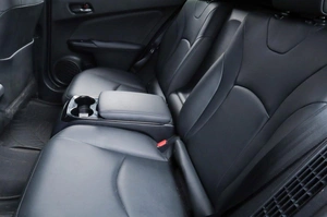 Хетчбэк Toyota Prius PHV 2017 года, 2449000 рублей, Челябинск