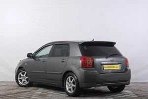 Хетчбэк Toyota Corolla 2005 года, 549000 рублей, Кемерово