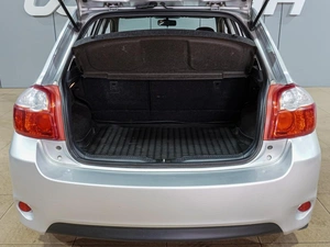Хетчбэк Toyota Auris 2012 года, 949000 рублей, Воронеж