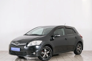 Хетчбэк Toyota Auris 2011 года, 1109000 рублей, Красноярск