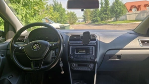 Седан Volkswagen Polo 2018 года, 990000 рублей, Красноярск