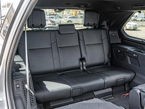 Внедорожник Toyota Sequoia 2023 года, 10050000 рублей, Краснодар