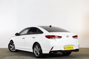 Седан Hyundai Sonata 2019 года, 2319000 рублей, Тюмень