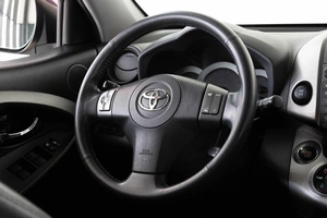 Внедорожник Toyota RAV4 2011 года, 1649000 рублей, Красноярск