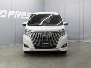 Минивэн Toyota Esquire 2019 года, 2399000 рублей, Омск