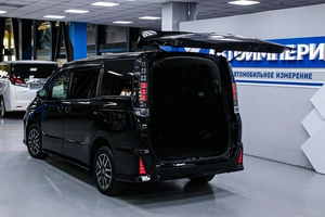 Минивэн Toyota Voxy 2015 года, 1883000 рублей, Солонцы