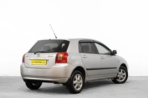 Хетчбэк Toyota Corolla 2002 года, 639000 рублей, Барнаул