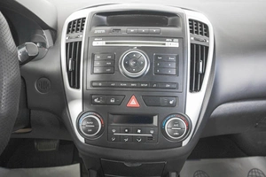 Хетчбэк Kia Ceed 2011 года, 899000 рублей, Кемерово