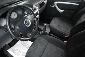 Хетчбэк Renault Sandero 2011 года, 599000 рублей, Тюмень