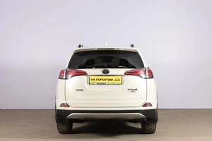 Внедорожник Toyota RAV4 2015 года, 2149000 рублей, Новосибирск