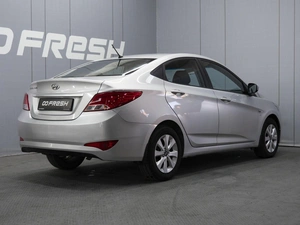 Седан Hyundai Solaris 2016 года, 895000 рублей, Омск