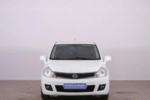 Хетчбэк Nissan Tiida 2013 года, 969000 рублей, Омск