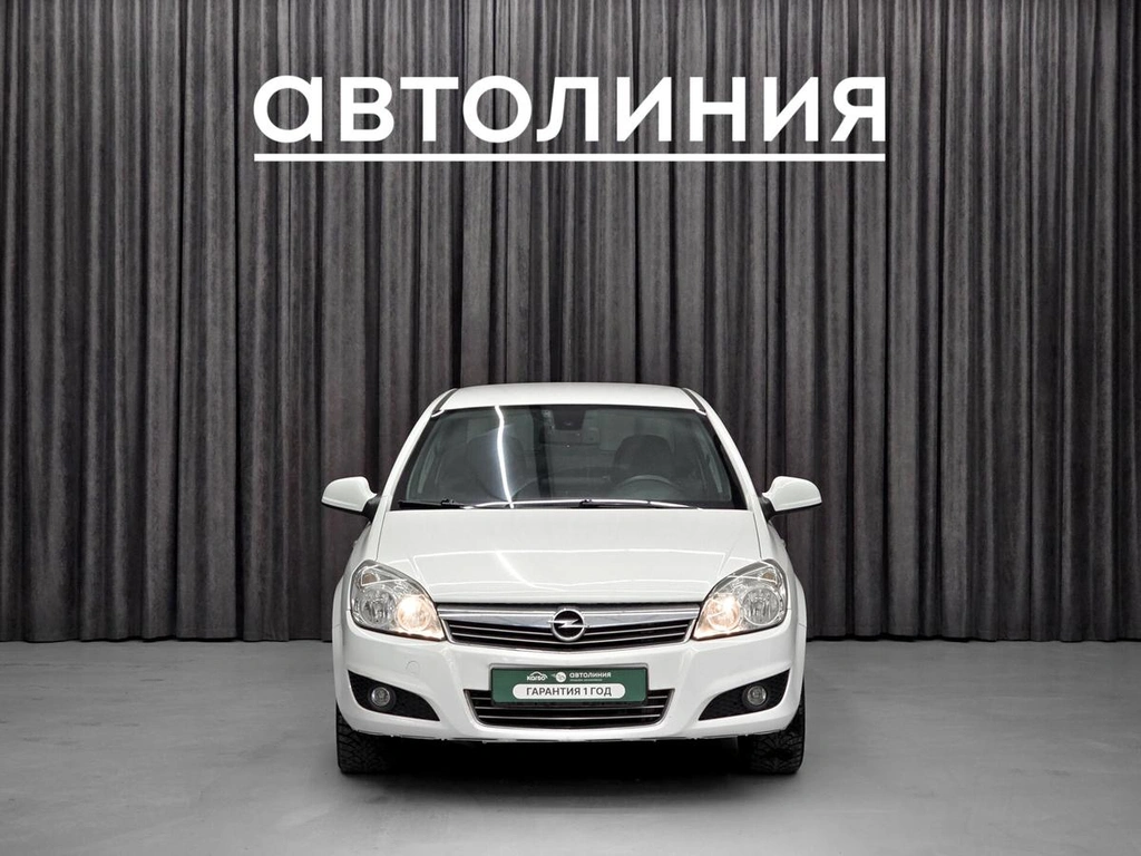 Седан Opel Astra 2010 года, 660000 рублей, Красноярск