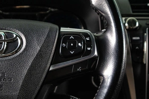 Седан Toyota Camry 2015 года, 2159000 рублей, Сургут