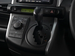 Минивэн Toyota Wish 2012 года, 1540000 рублей, Омск