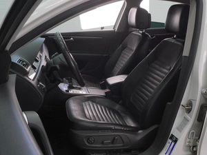 Седан Volkswagen Passat 2012 года, 1272000 рублей, Воронеж