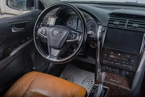 Седан Toyota Camry 2016 года, 2539000 рублей, Томск
