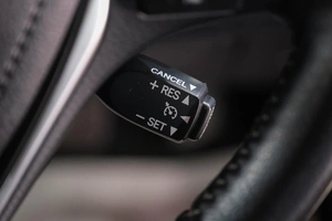Хетчбэк Toyota Auris 2015 года, 1599000 рублей, Новокузнецк