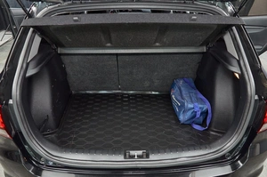 Хетчбэк Kia Rio X-Line 2018 года, 1385000 рублей, Красноярск